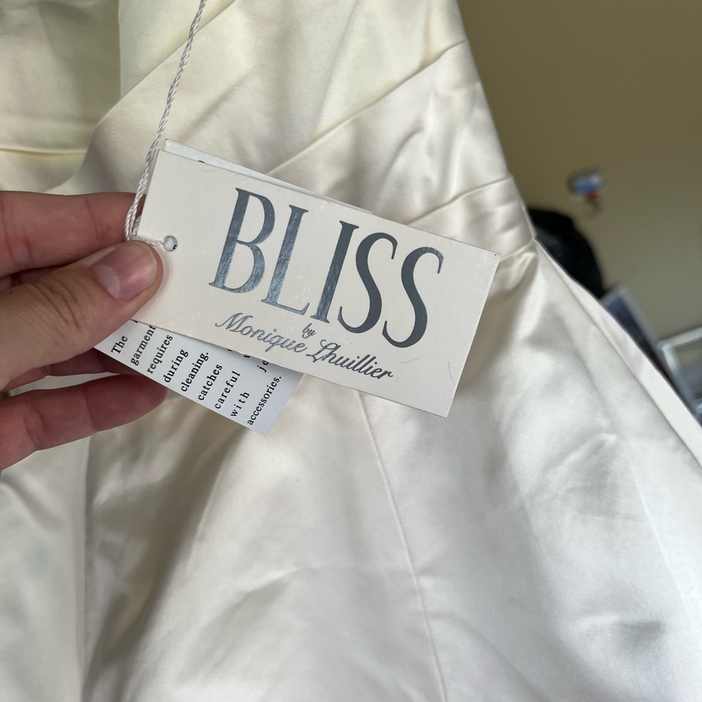 COPY - Wedding dress size 2, never used